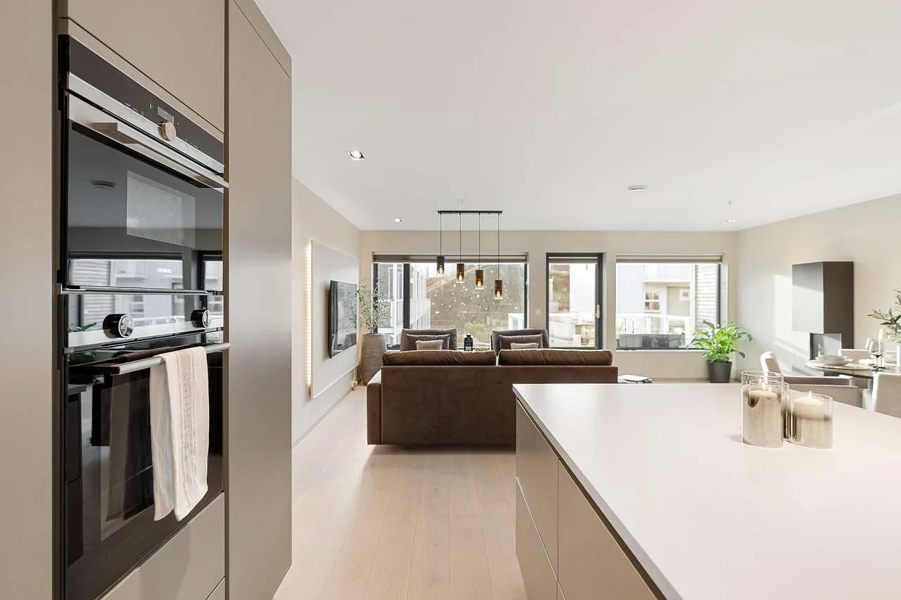 Home Window Tinting: Benefits, Types & Tips